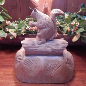 wood squirrel lamp 3